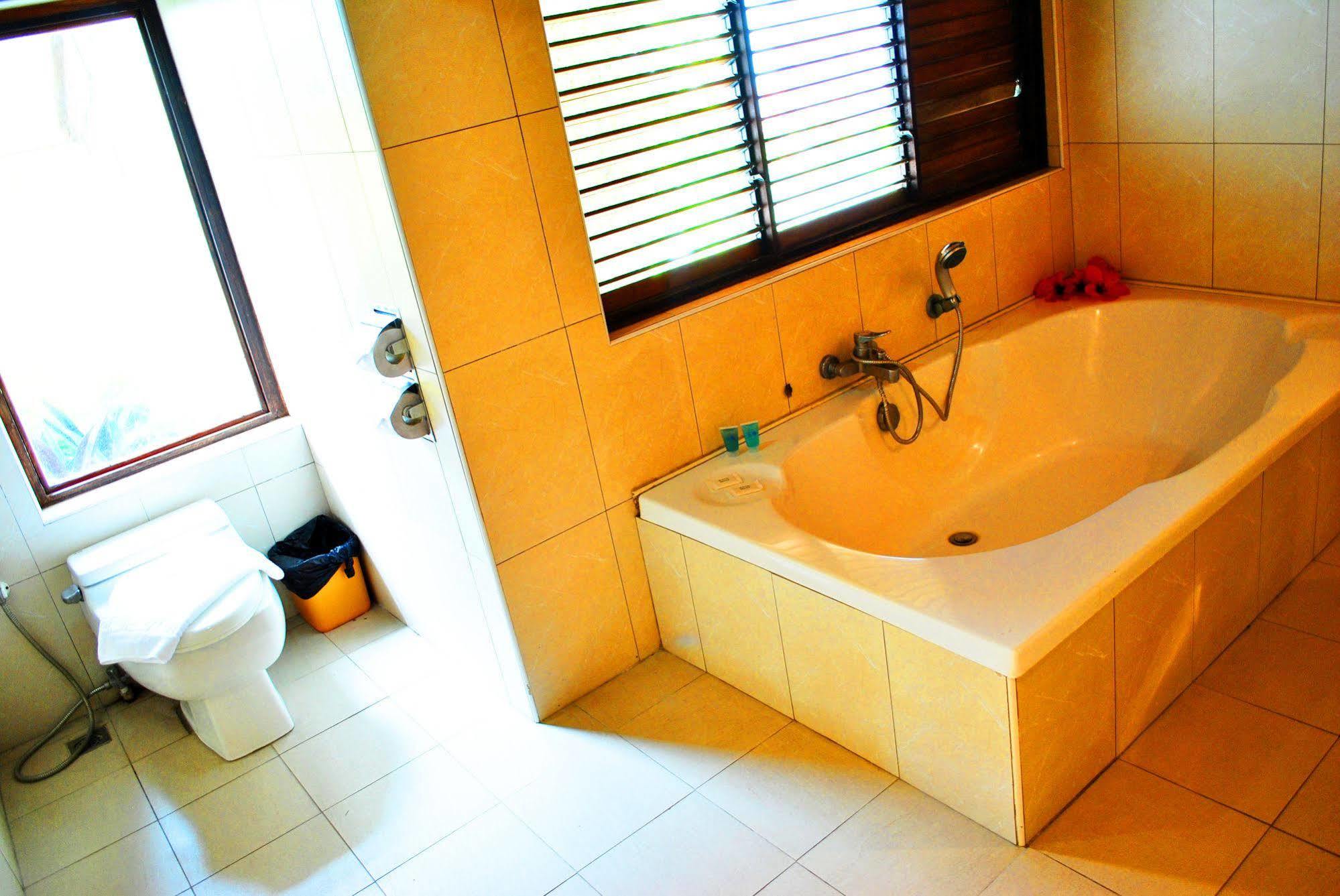 Leyte Park Resort Hotel Τακλομπάν Εξωτερικό φωτογραφία